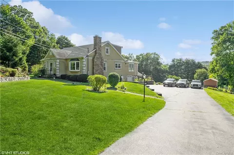 129 Gallows Hill Rd, Cortlandt, NY 10567