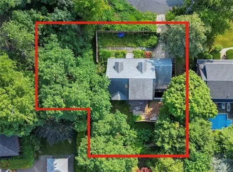 71 Wadsworth Rd, New York, NY 10305
