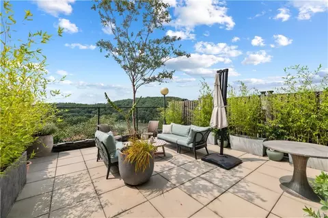 2400 Johnson Ave #1A, Bronx, NY 10463