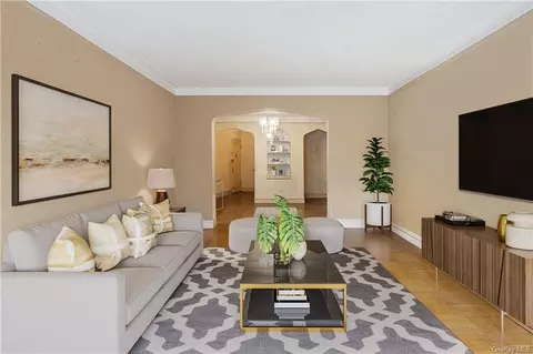 2166 Bronx Park E #1C, Bronx, NY 10462