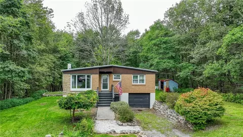 1 Ash St, Greenville, NY 12771