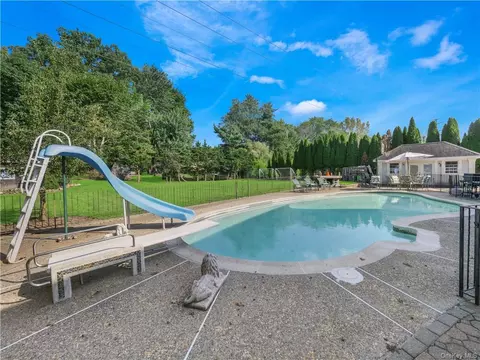 40 S Constitution Dr, Orangetown, NY 10983