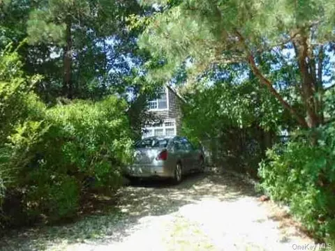 138 Maggie Dr, East Quogue, NY 11942