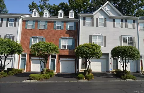 85 Meadow Ln, Clarkstown, NY 10954