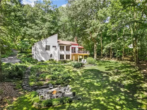 58 Wellington Dr, Carmel, NY 10512