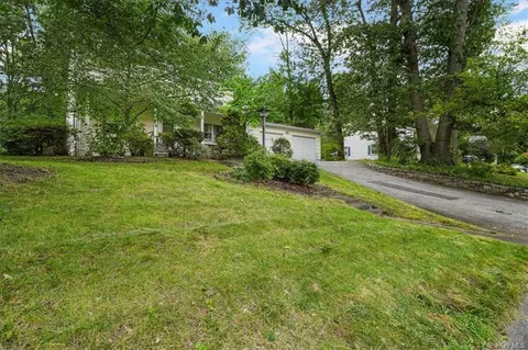 65 Cardinal St, Orangetown, NY 10965