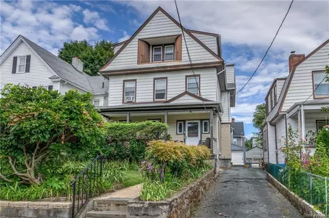 23 Colonial Pl, New Rochelle, NY 10801