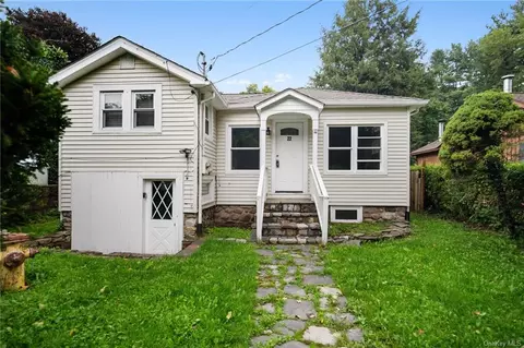 22 Larch Dr, Mahopac, NY 10541