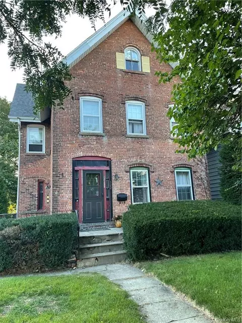 522 Smith St, Peekskill, NY 10566