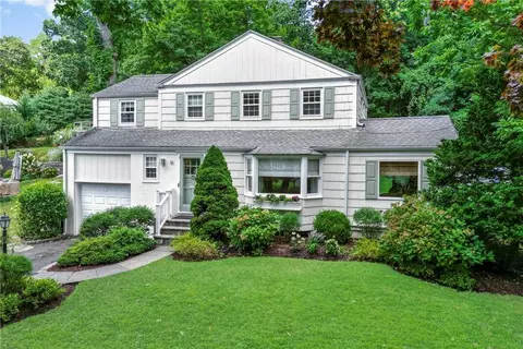16 Lafayette Rd, Larchmont, NY 10538