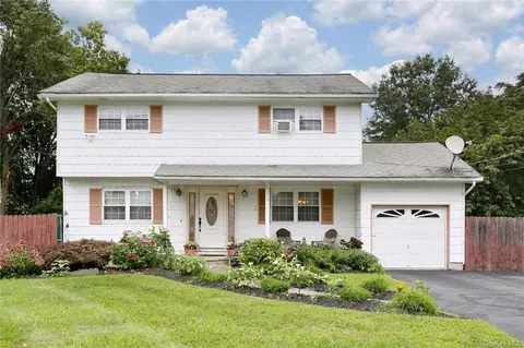 16 Wedgewood Dr, Goshen, NY 10924