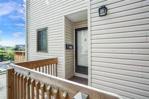 22 Hillside Ter #B, White Plains, NY 10601