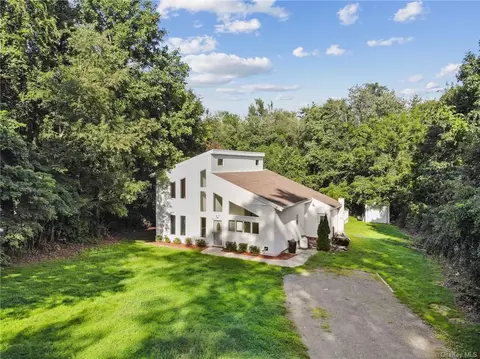95 Briar Ln, Cortlandt, NY 10547