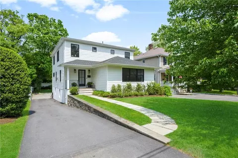 23 Holly Pl, Larchmont, NY 10538