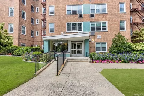 98 Dehaven Dr #5C, Yonkers, NY 10703