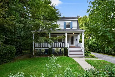 65 W Brookside Dr, Larchmont, NY 10538