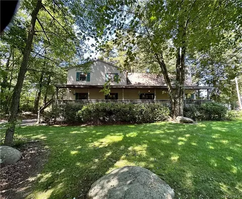 9 Elmhurst Ave, Newburgh, NY 12550