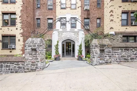 61 W Grand St #1A, Mount Vernon, NY 10552