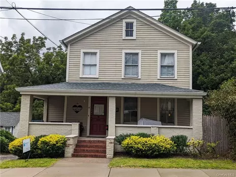 76 N Moger Ave, Mount Kisco, NY 10549