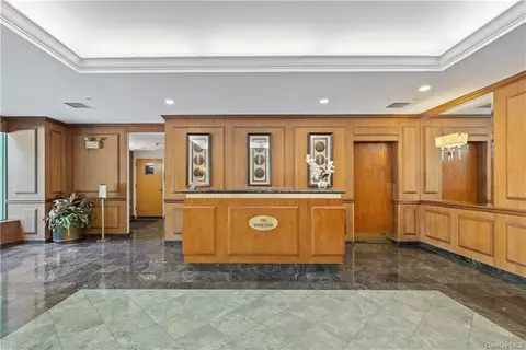 302 Church St #2F, White Plains, NY 10603