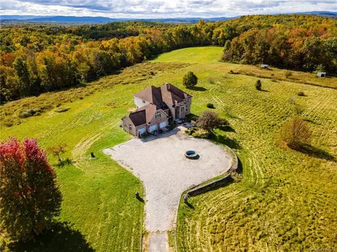 427 Kirbytown Rd, Wawayanda, NY 10940