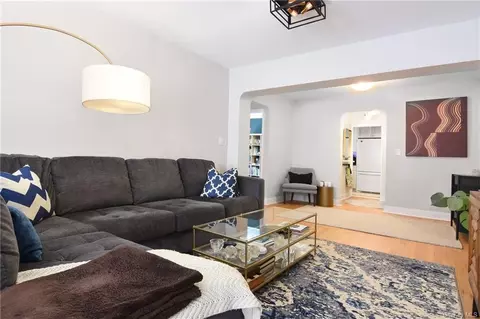 821 Bronx River Rd #3G, Yonkers, NY 10708