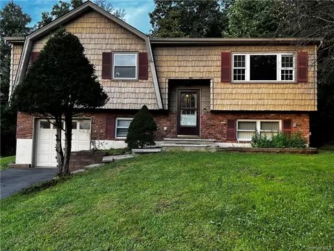 76 Freezer Rd, Wallkill, NY 10941