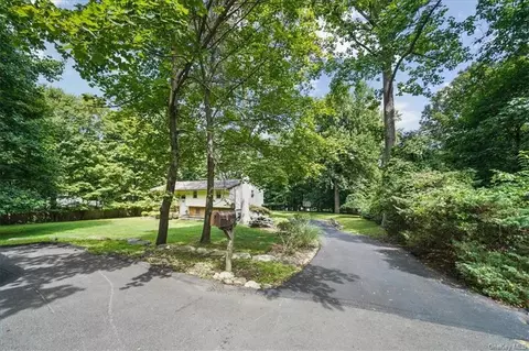 21 Mary Beth Dr, Ramapo, NY 10901