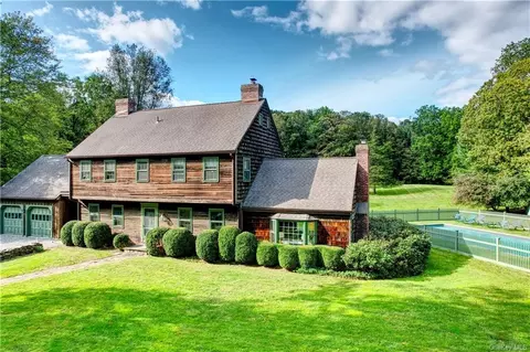 152 Stone Hill Rd, Bedford, NY 10506