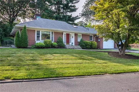 159 Princeton Dr, Greenburgh, NY 10530