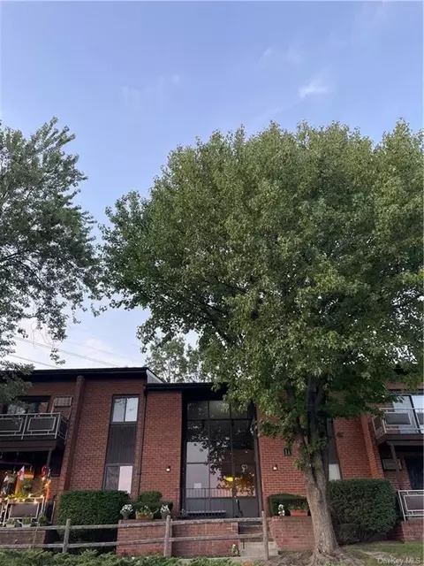 11 Brevoort Dr #1B, Pomona, NY 10970