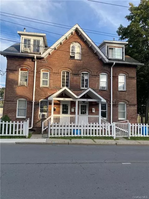 221-223 North St, Middletown, NY 10940