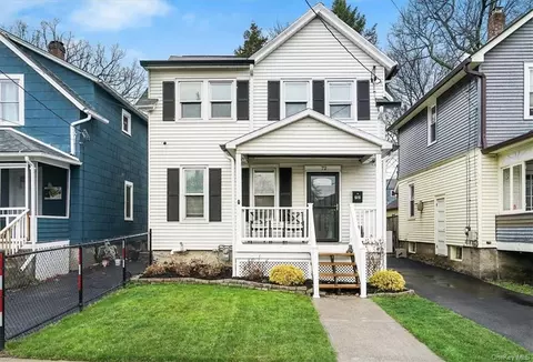 72 Maple St, Newburgh, NY 12550