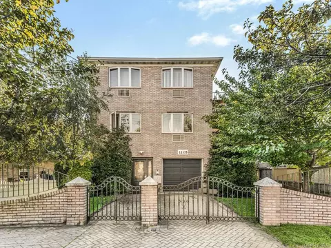 1105 Clarence Ave, Bronx, NY 10465