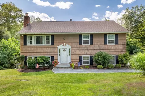 2 Salem Ln, Lewisboro, NY 10590