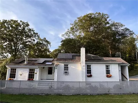 743 E Hillside Rd, East Fishkill, NY 12590