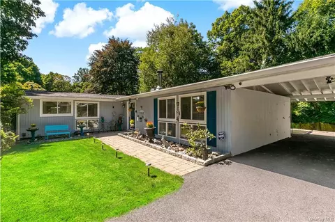 7 Biltom Rd, Greenburgh, NY 10607
