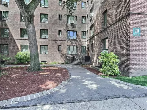 1735 Purdy St #2A, Bronx, NY 10462