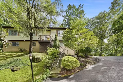 125 Beverly Rd, Mount Kisco, NY 10549