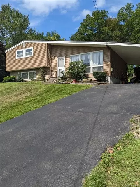 10 Stony Run Rd, Newburgh, NY 12550