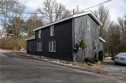 4 Sarine Rd, Mamakating, NY 12790