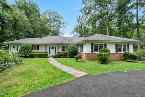 330 Wilmot Rd, New Rochelle, NY 10804
