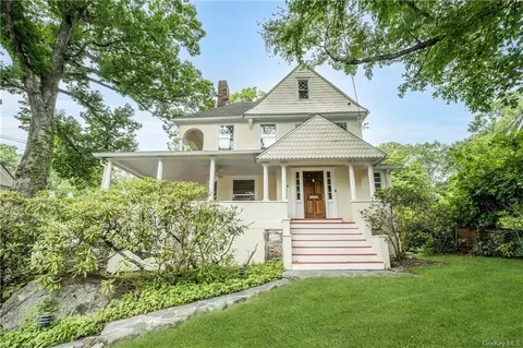 129 Nyac Ave, Pelham, NY 10803