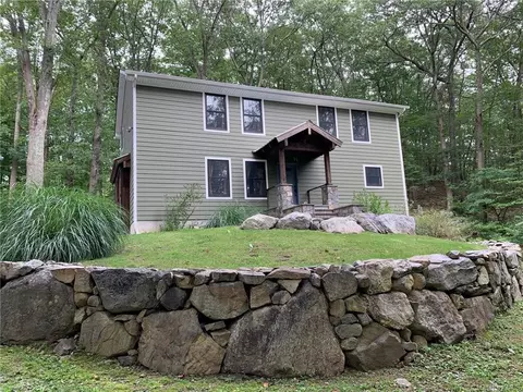 129 E Mountain Rd S, Philipstown, NY 10516