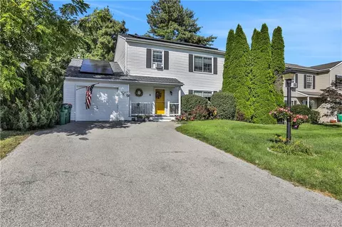 6 Empire Blvd, Poughkeepsie, NY 12603