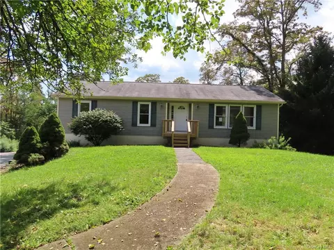 140 Benton Moore Rd, Beekman, NY 12533
