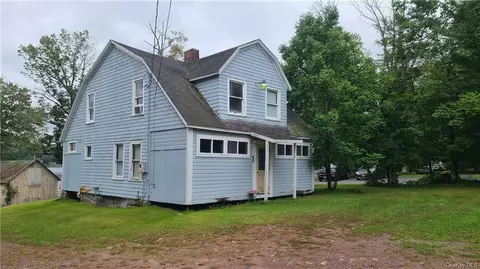 409 Sackett Lake Rd, Thompson, NY 12701