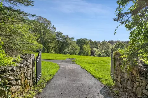 156 Indian Hill Rd, Bedford, NY 10506