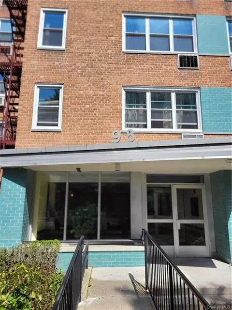 98 Dehaven Dr #2A, Yonkers, NY 10703