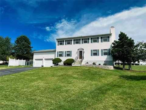 7 Bunker Hill Ct, Washingtonville, NY 10992